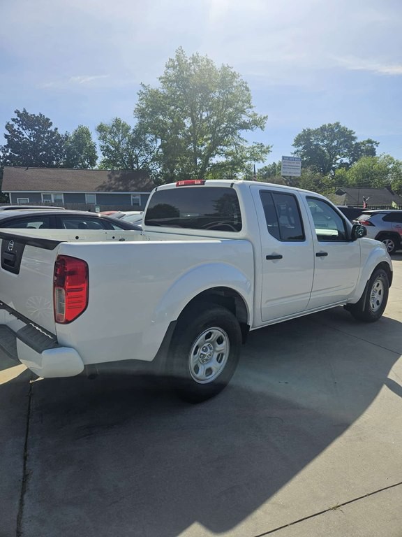 2021 Nissan Frontier Image 2