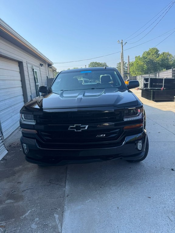 2017 Chevrolet Silverado 1500 Image 2