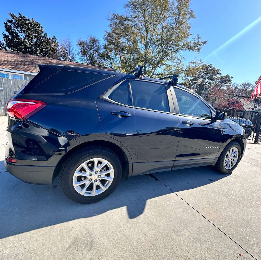 2021 Chevrolet Equinox Image 2