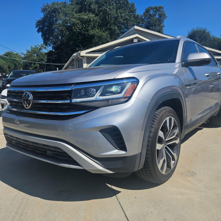 2020 Volkswagen Atlas Cross Sport Image 2