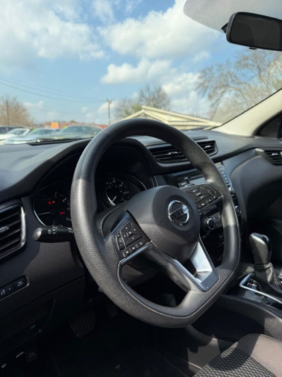 2019 Nissan Rogue Image 4