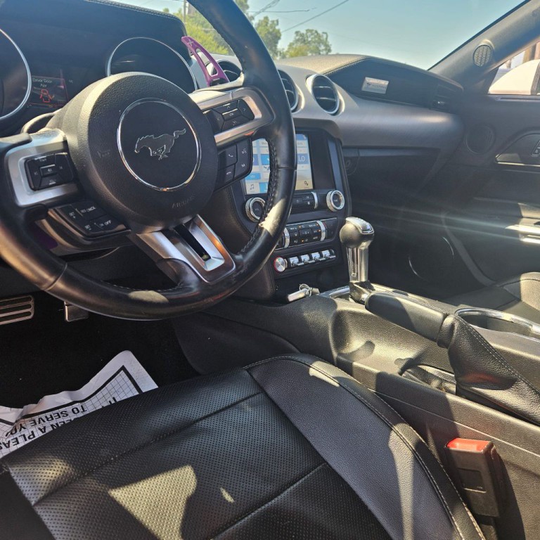 2019 Ford Mustang Image 4