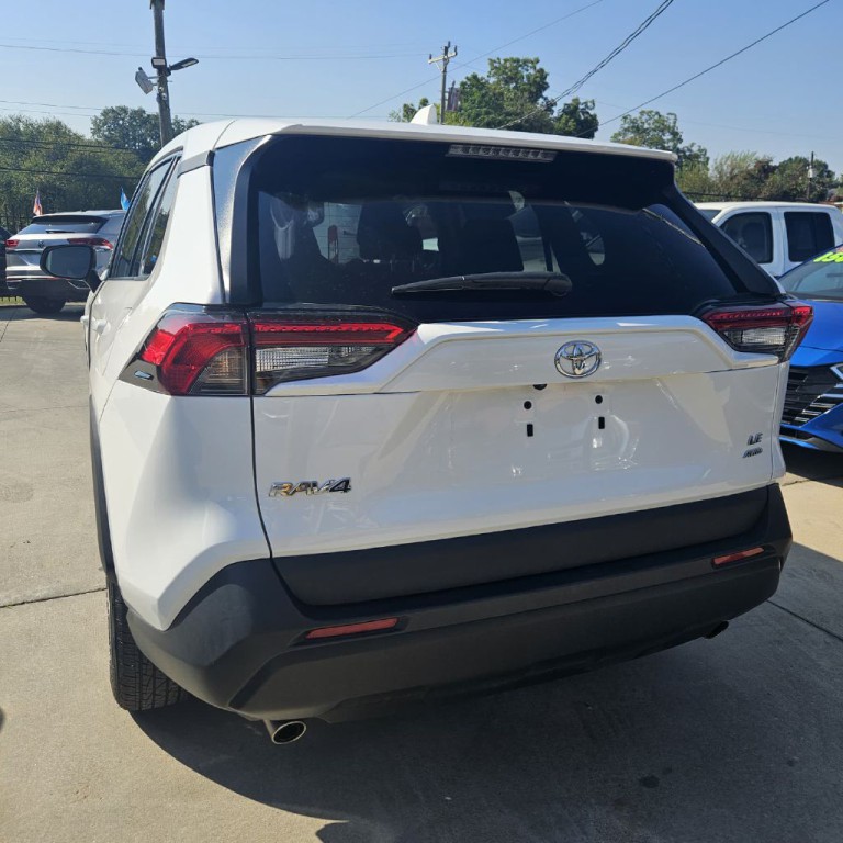 2024 Toyota Rav4 Image 3