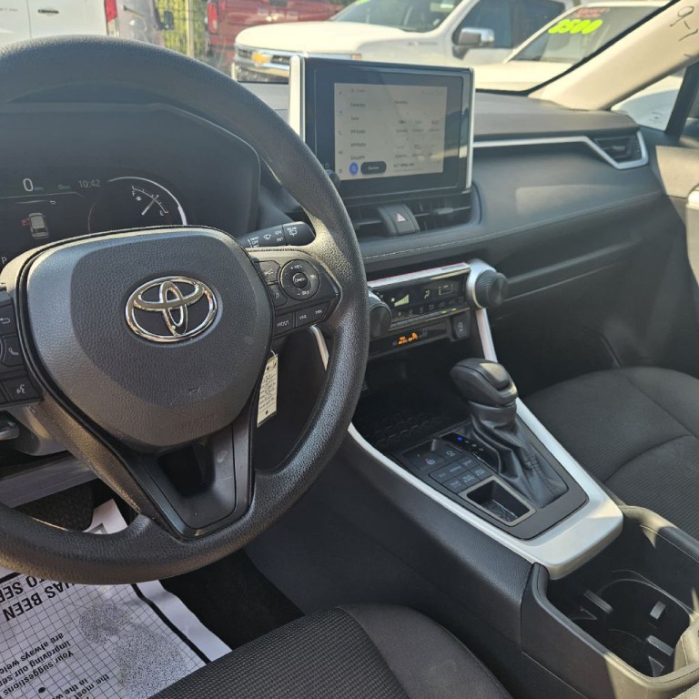 2024 Toyota Rav4 Image 4