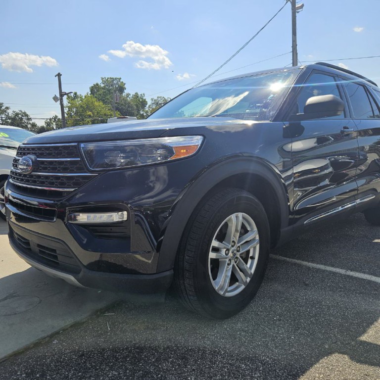 2023 Ford Explorer Image 2