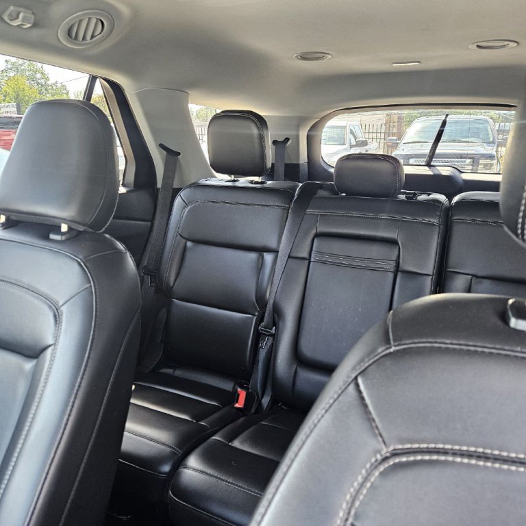 2023 Ford Explorer Image 3