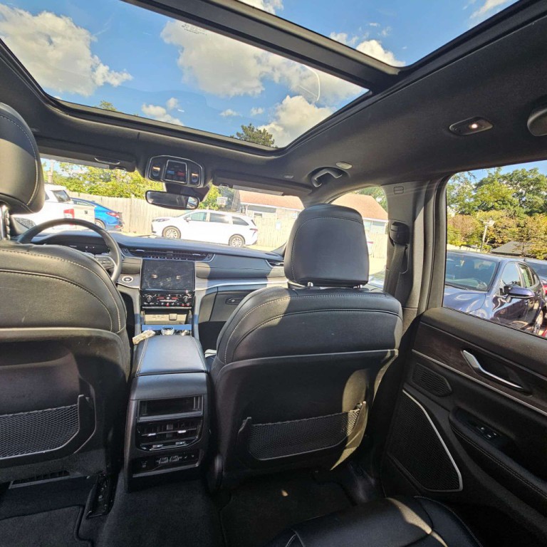 2024 Jeep Grand Cherokee Image 3