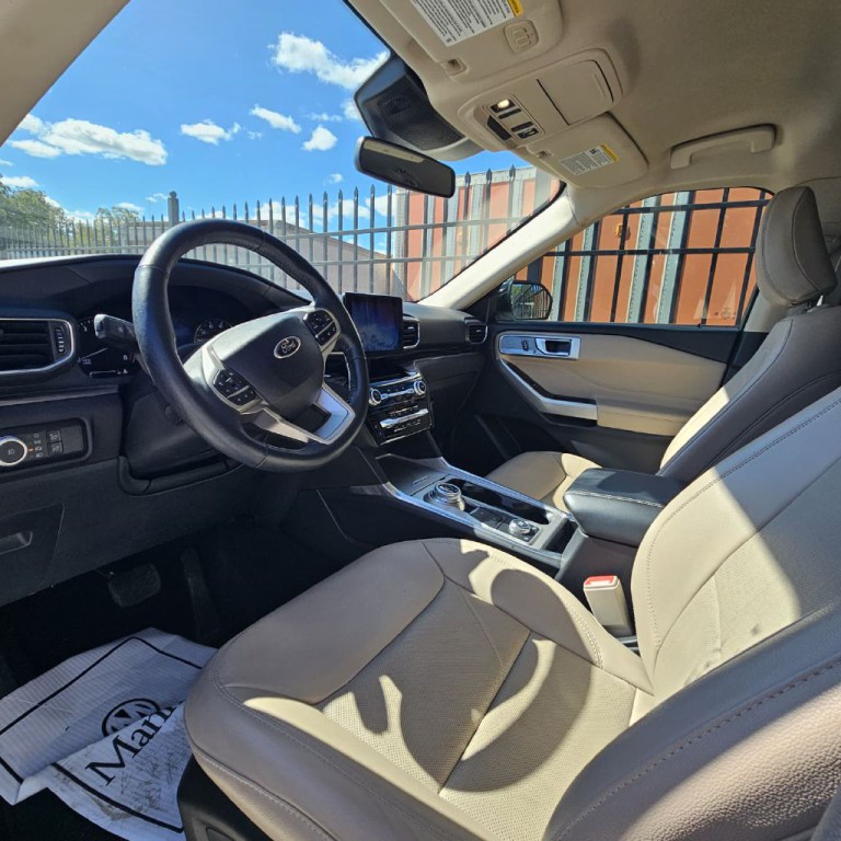 2022 Ford Explorer Image 3