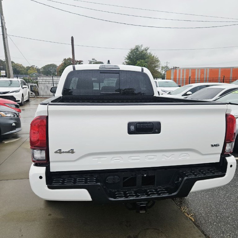 2023 Toyota Tacoma Image 2