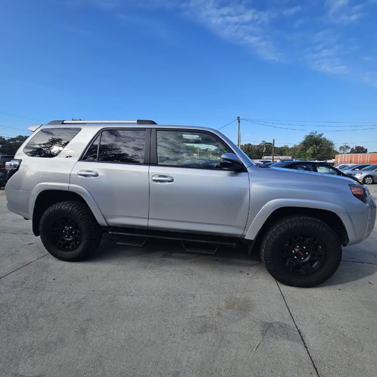 2023 Toyota 4Runner Image 3
