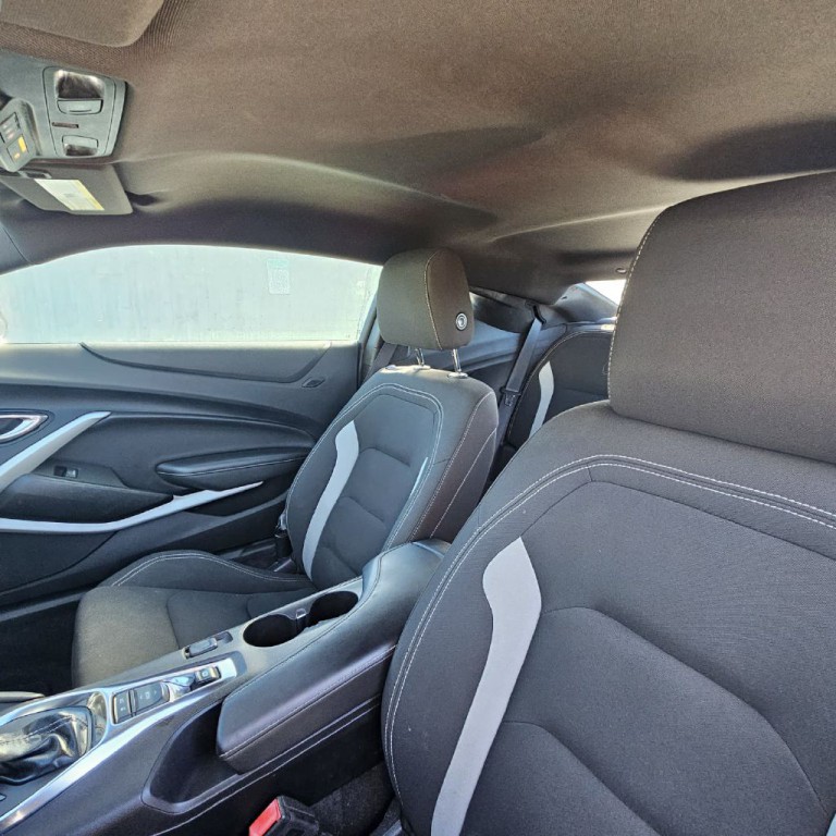 2019 Chevrolet Camaro Image 2