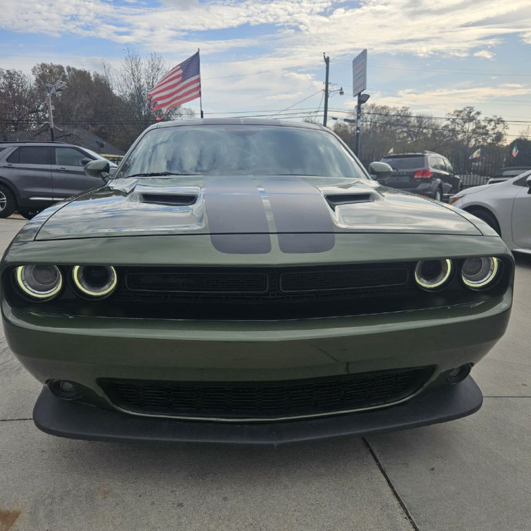 2021 Dodge Challenger Image 1