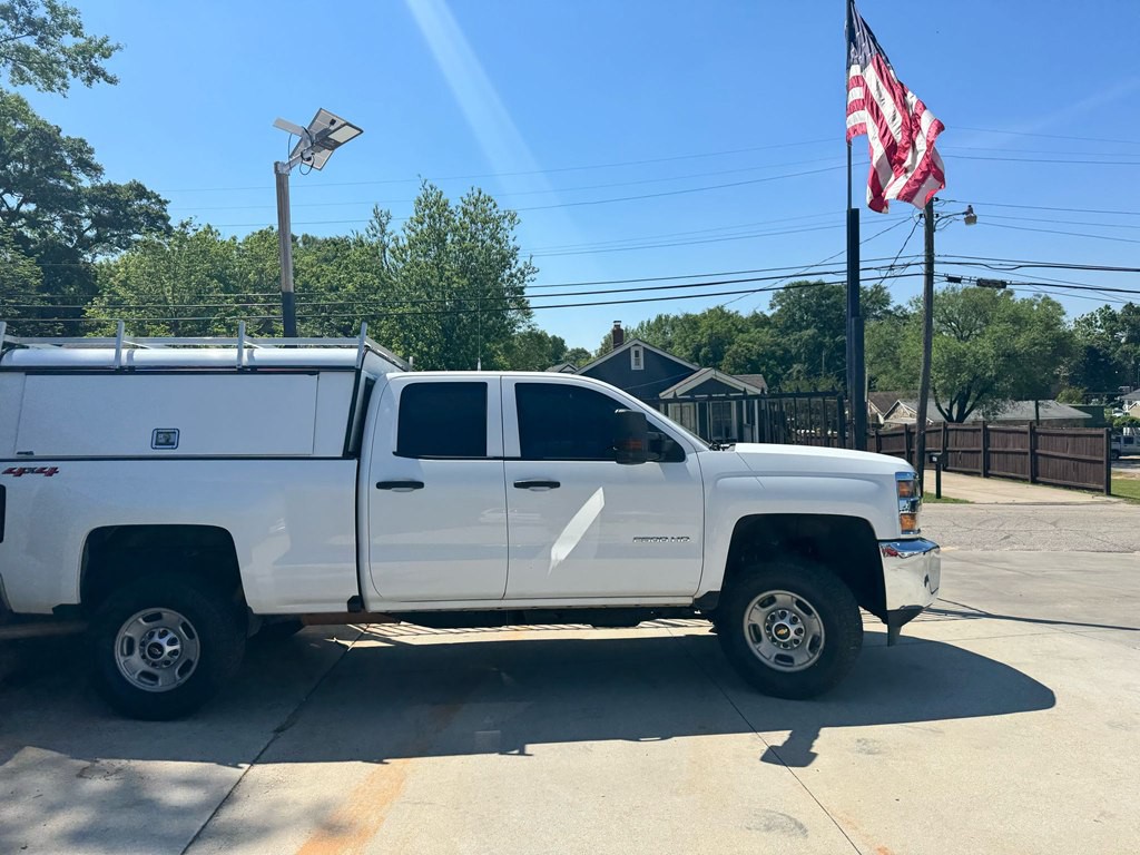 2019 Chevrolet Silverado 1500 Image 2