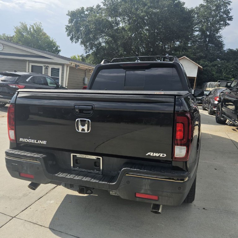 2018 Honda Ridgeline Image 2