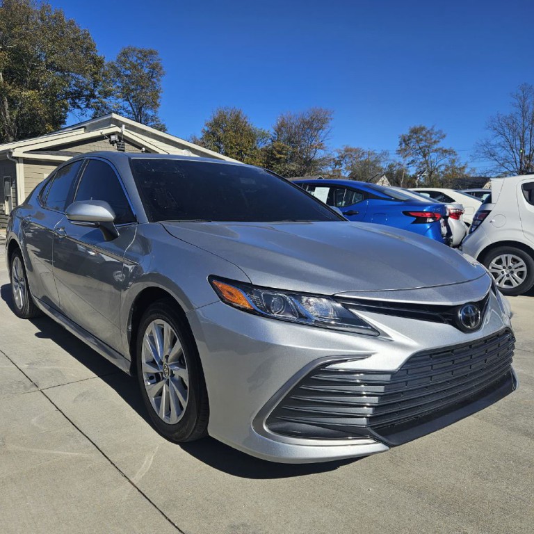 2024 Toyota Camry Image 1
