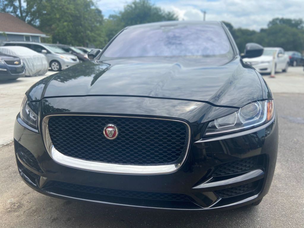 2020 Jaguar F-PACE Image 1