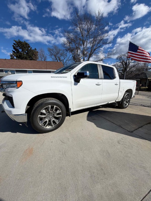 2025 Chevrolet Silverado 1500 Image 1
