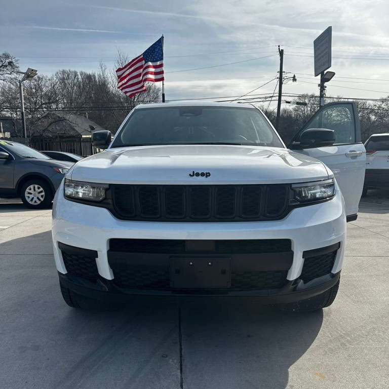 2024 Jeep Grand Cherokee Image 1