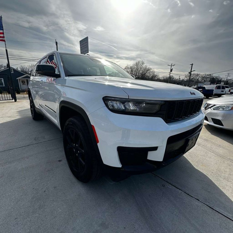 2024 Jeep Grand Cherokee Image 3