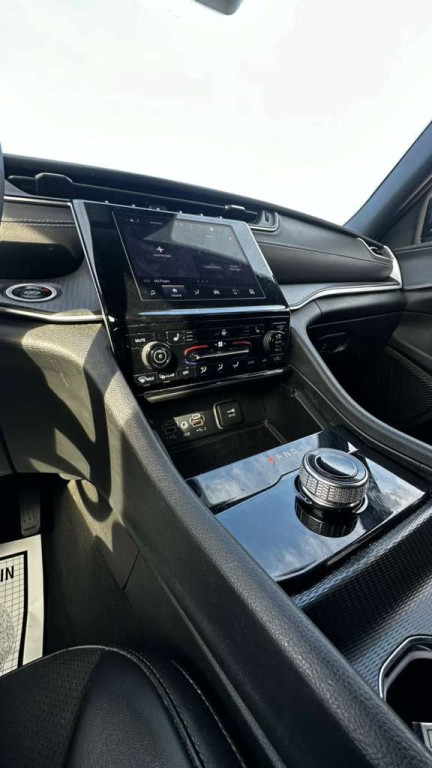 2024 Jeep Grand Cherokee Image 6