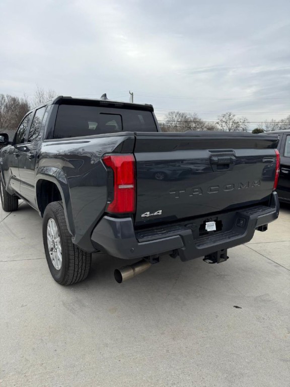 2024 Toyota Tacoma Image 3