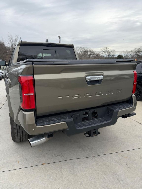 2024 Toyota Tacoma Image 4