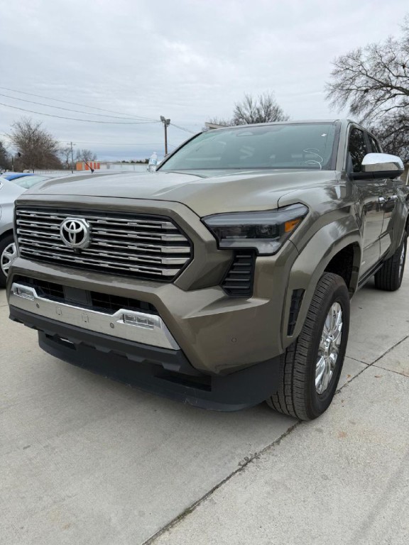 2024 Toyota Tacoma Image 1