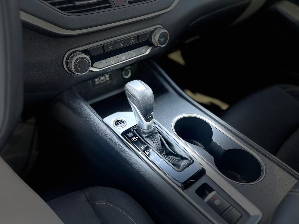 2022 Nissan Altima Image 3