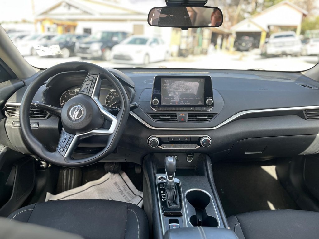 2022 Nissan Altima Image 7