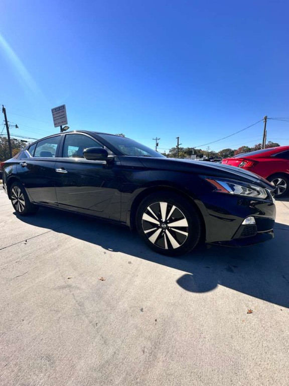 2022 Nissan Altima Image 9