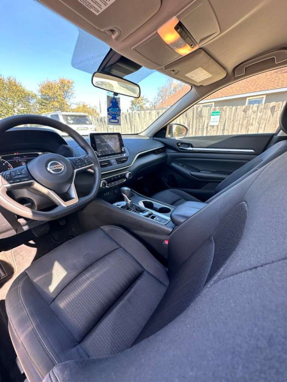 2022 Nissan Altima Image 12