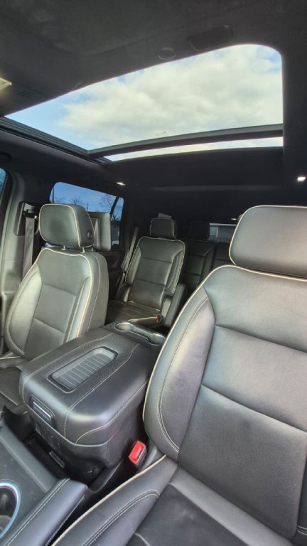 2021 Chevrolet Tahoe Image 2