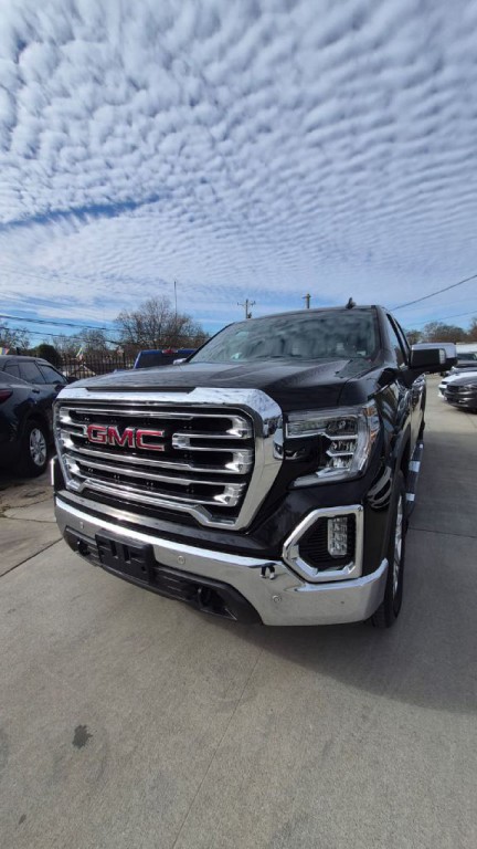 2019 GMC Sierra Image 2