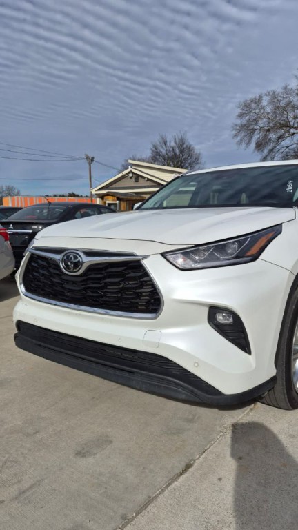 2023 Toyota Highlander Image 1