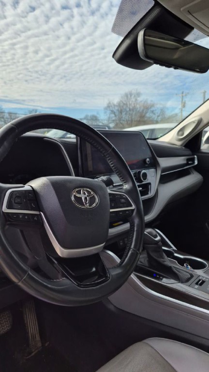 2023 Toyota Highlander Image 3