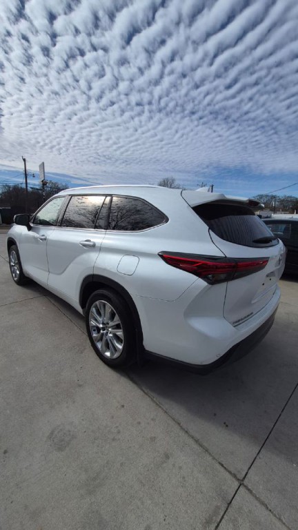 2023 Toyota Highlander Image 6