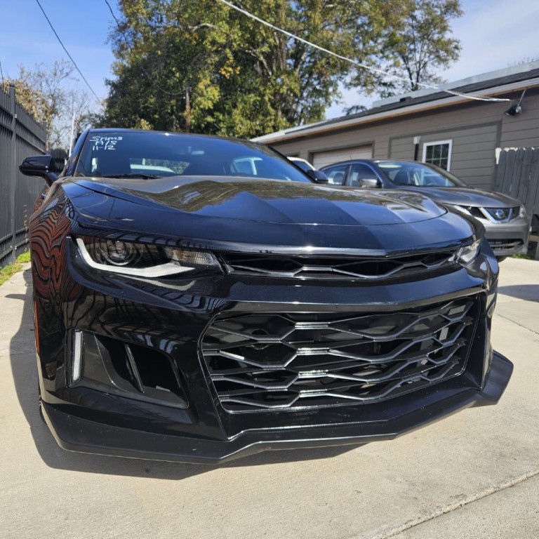 2017 Chevrolet Camaro Image 2