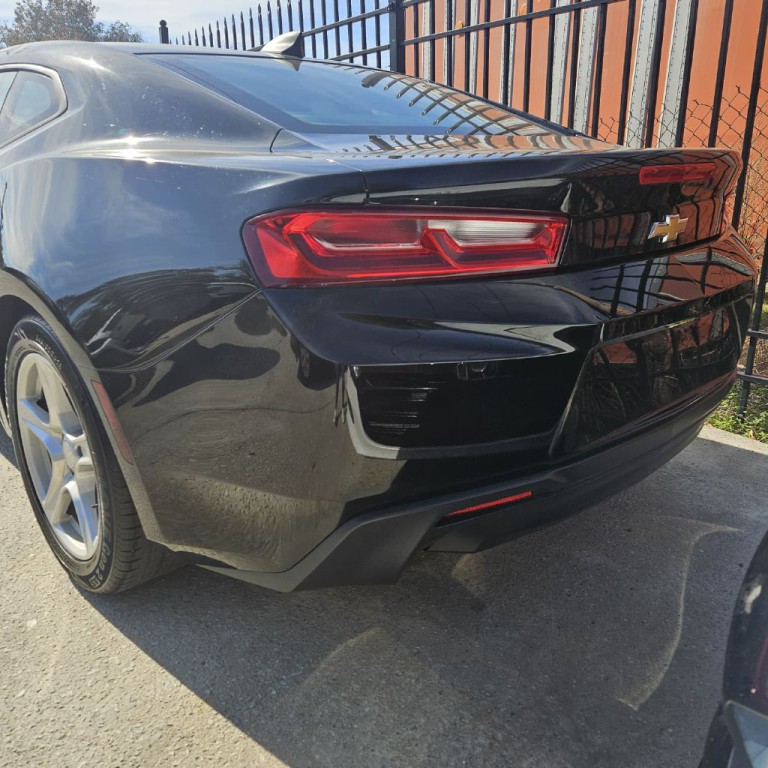 2017 Chevrolet Camaro Image 3
