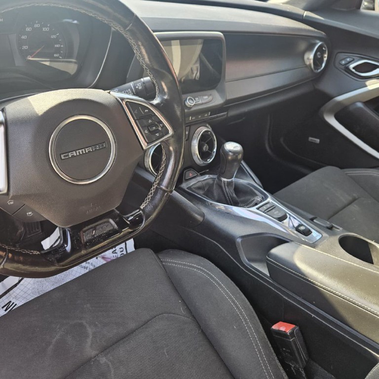 2017 Chevrolet Camaro Image 4