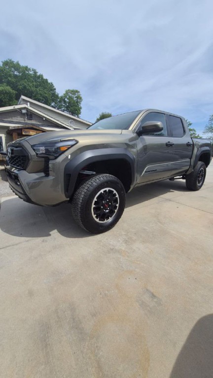 2025 Toyota Tacoma Image 2