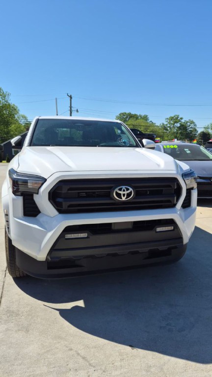 2024 Toyota Tacoma Image 1