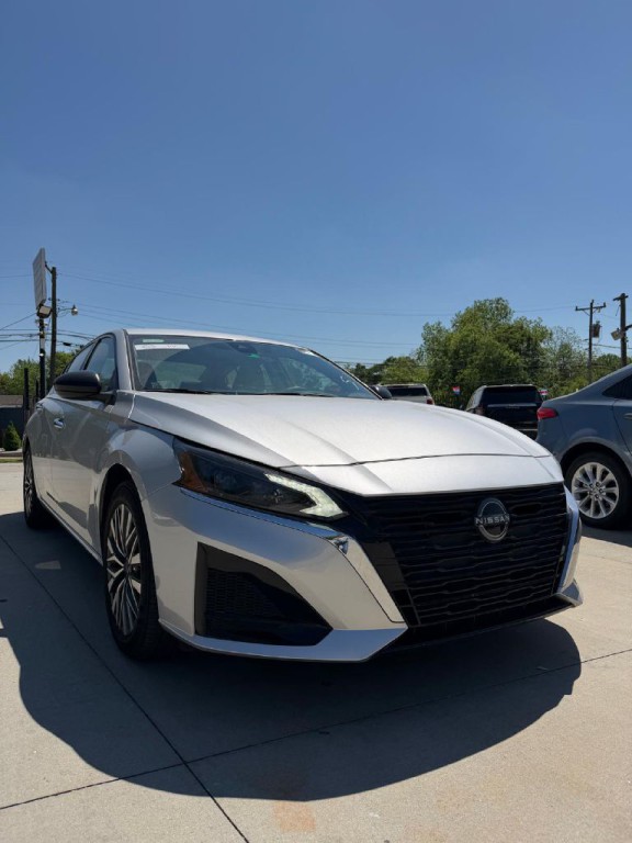 2024 Nissan Altima Image 2