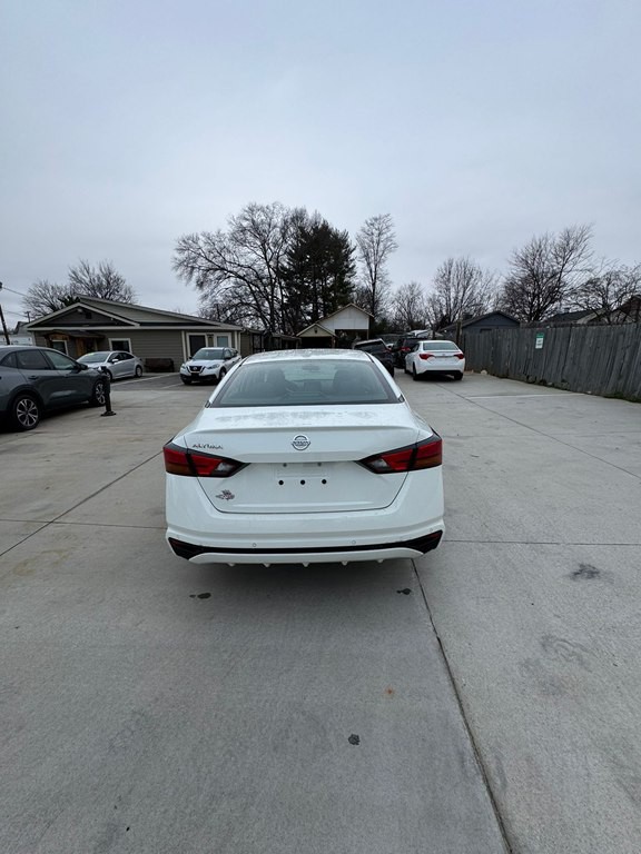2020 Nissan Altima Image 4