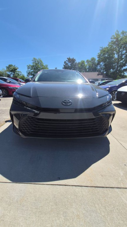 2025 Toyota Camry Image 1