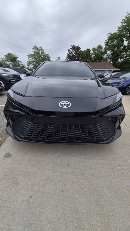 2025 Toyota Camry Image 9