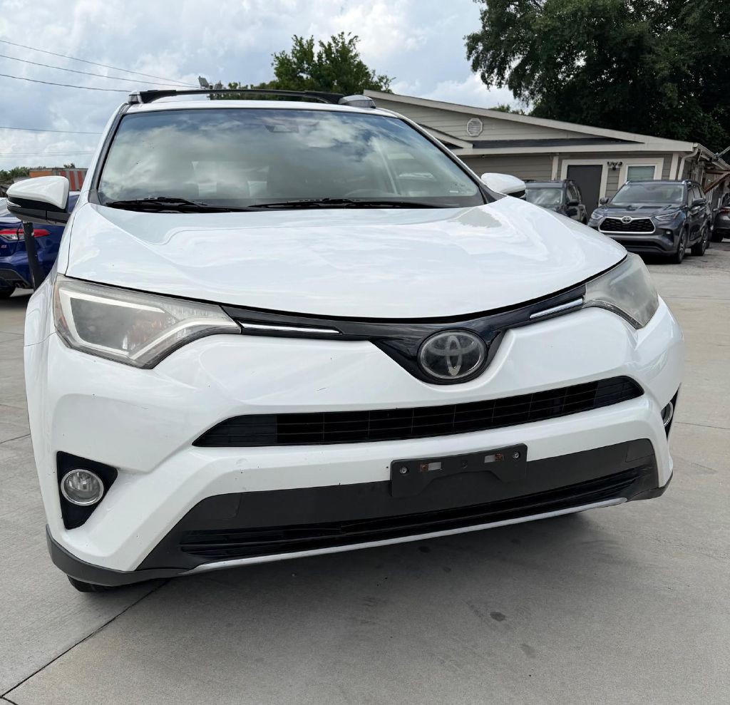 2017 Toyota Rav4 Image 2