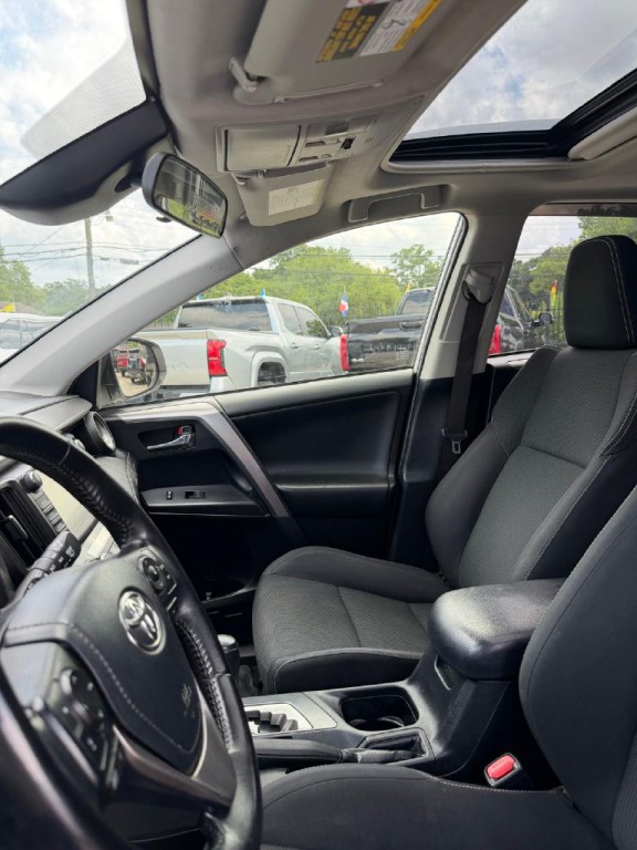 2017 Toyota Rav4 Image 5