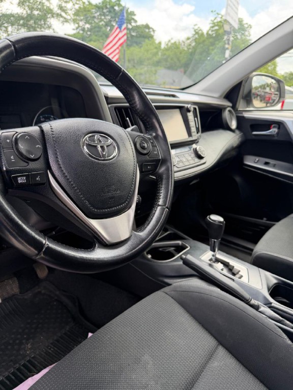 2017 Toyota Rav4 Image 6