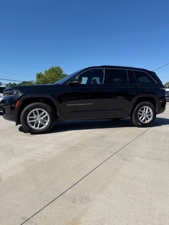 2025 Jeep Grand Cherokee Image 2