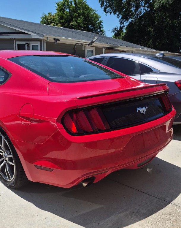 2017 Ford Mustang Image 3